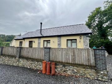 2 bed Bungalow To Let
