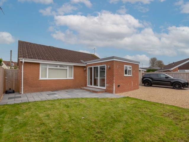 2 bed bungalow to rent in Stiby Road, Yeovil, BA21