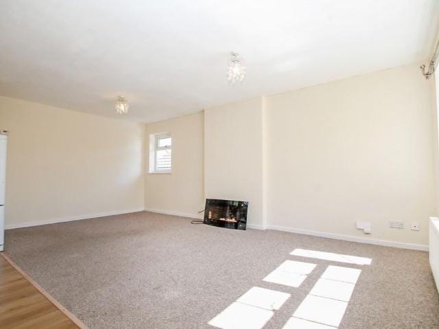 2 Bed Bungalow, Abbeydale Oval, LS5