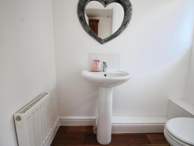 2 bed Bungalow Dormer Semi Detached for Rent