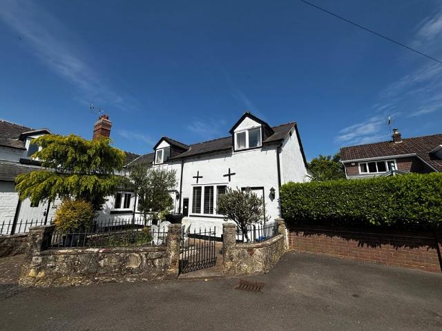 2 bed Cottage to Let