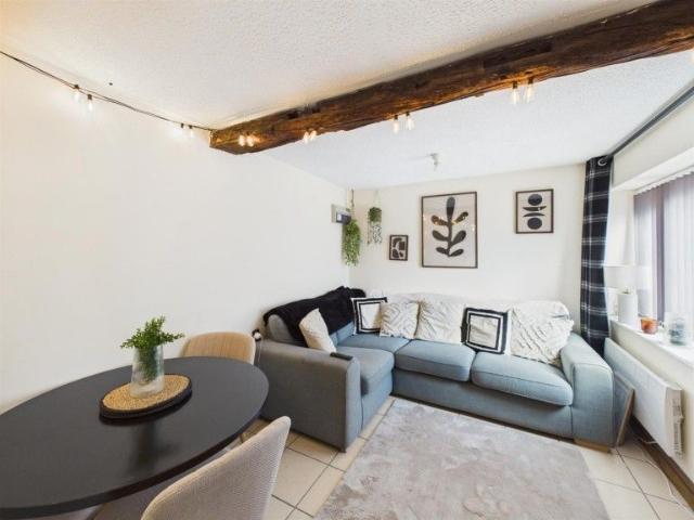 2 BED Cottage To rent