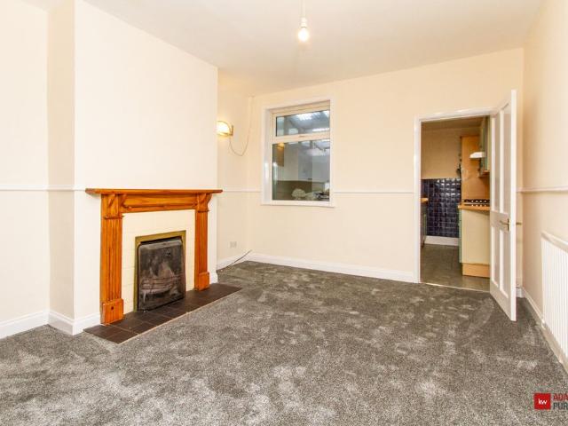 2 bed Detached House To Let
