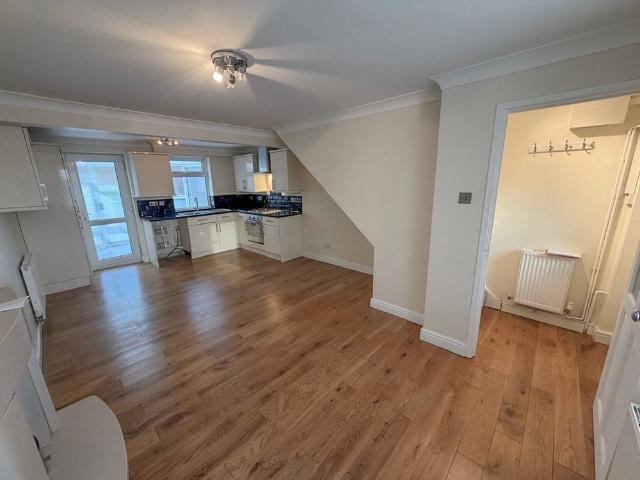 2 Bed Detached House, Fairmead Close, NG3
