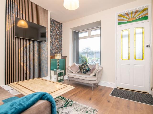2 Bed Detached House, Hagley Road West, B68