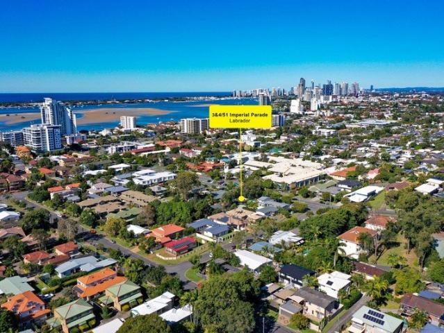 2 Bed Duplex | Garage + 2 Carport Parking | 200m to the Broadwater