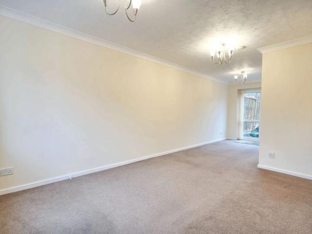 2 bed end of terrace house to rent in Crownfields, Maidstone, ME14