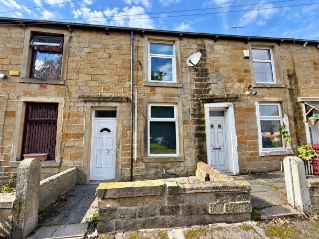 2 bed end of terrace house to rent in Junction Street, Burnley, BB12
