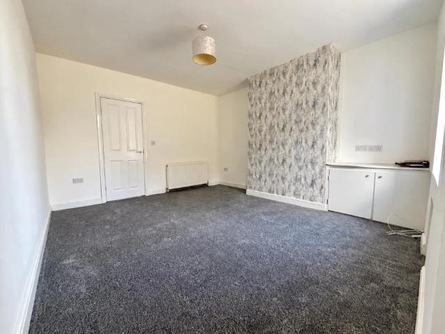 2 bed end of terrace house to rent in Junction Street, Burnley, BB12
