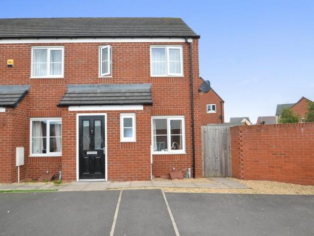 2 bed End Terraced House to Let