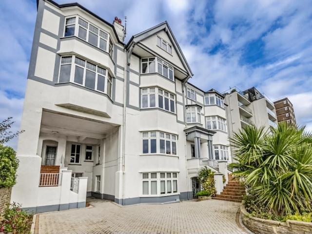 2 Bed For Sale in Westcliff on sea