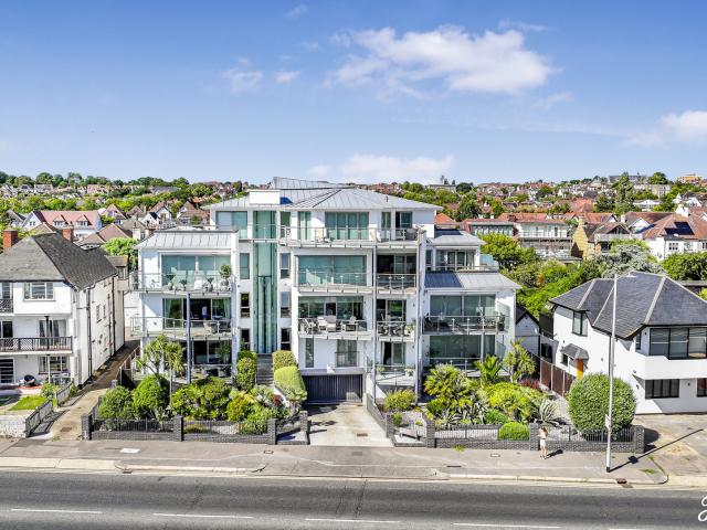 2 Bed For Sale in Westcliff on sea