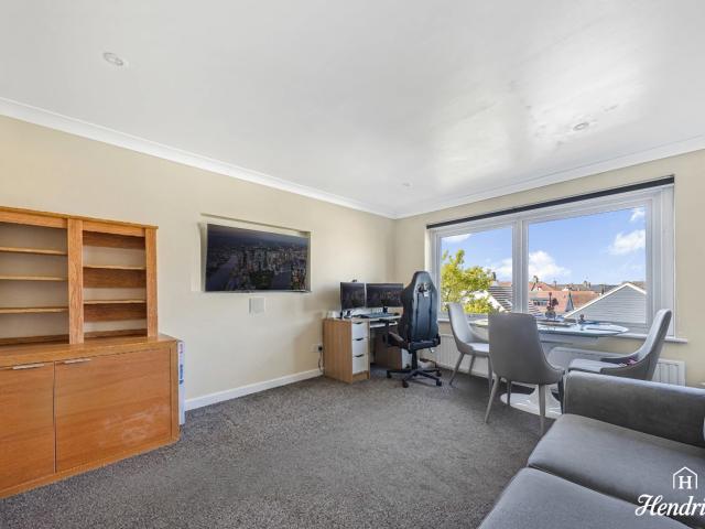 2 Bed For Sale in Leigh on sea