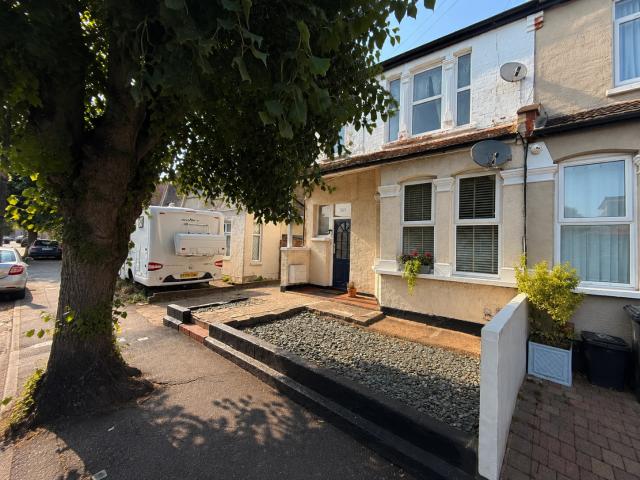 2 Bed For Sale in Southend on sea