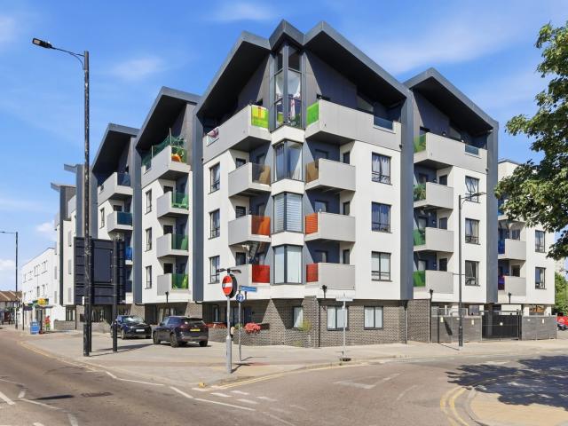 2 Bed For Sale in Southend on sea