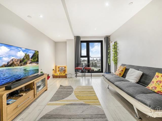 2 Bed For Sale in Southend on sea