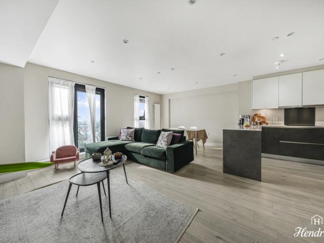2 Bed For Sale in Southend on sea