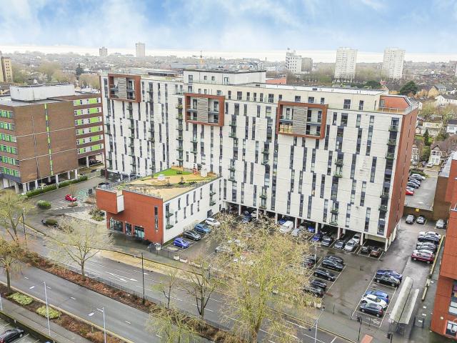 2 Bed For Sale in Southend on sea