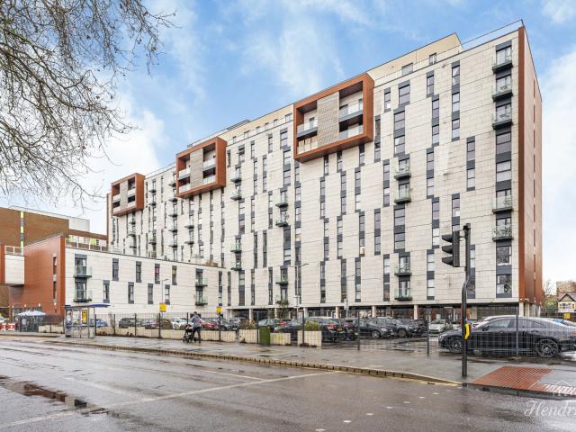 2 Bed For Sale in Southend on sea