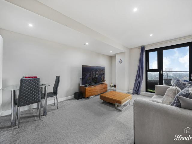 2 Bed For Sale in Southend on sea