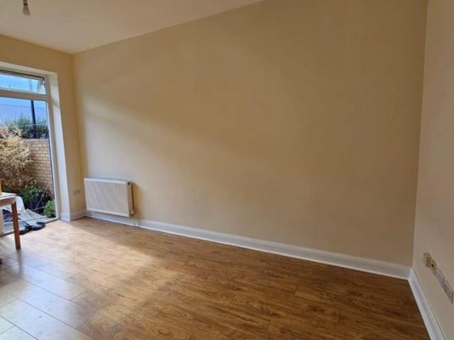 2 Bed Flat, Majestic Court, TW4