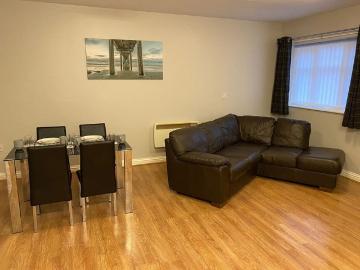 2 Bed Flat, Mallaby Court, CH41