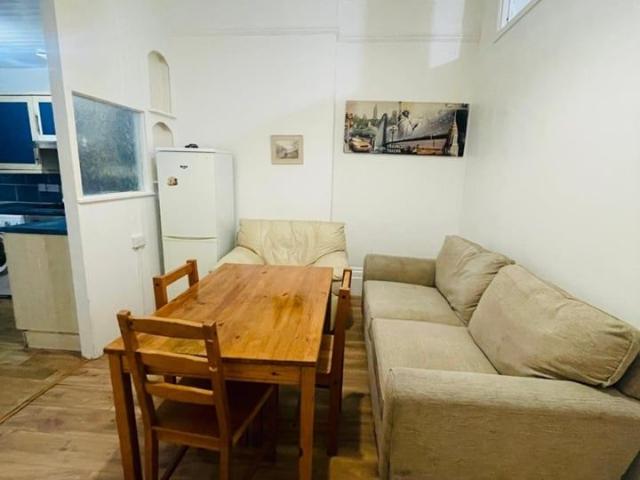 2 Bed Flat, Mansfield Road, IG1