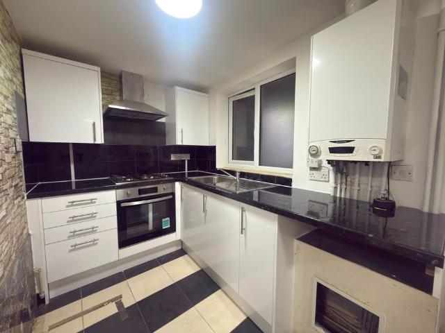 2 Bed Flat, Mayesbrook Road, IG3