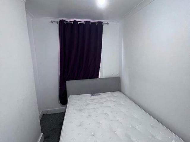 2 Bed Flat, Melford Road, IG1