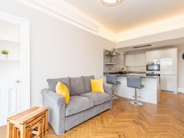 2 Bed Flat, Mentone Terrace, EH9