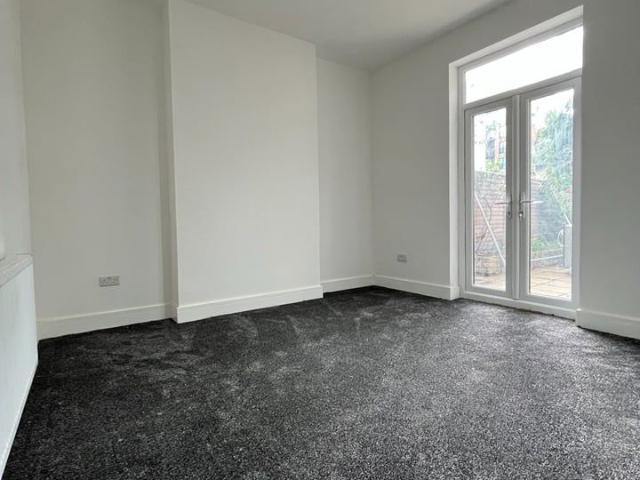 3 Bed Maisonette, Montague Road, TW3