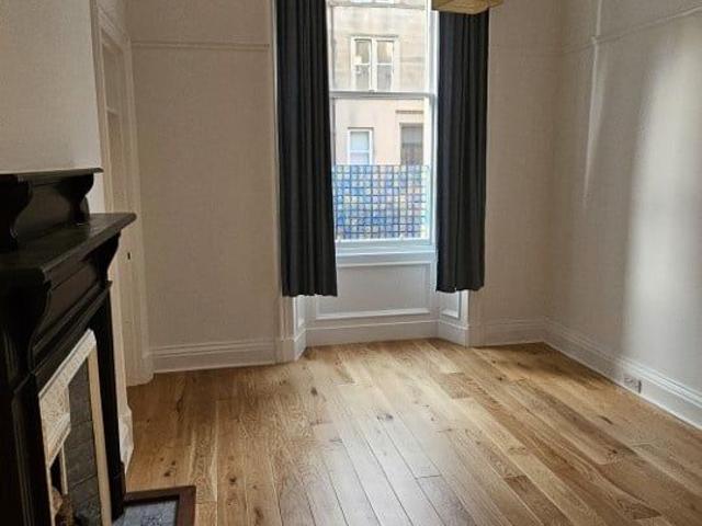 2 Bed Flat, Montpelier Park, EH10