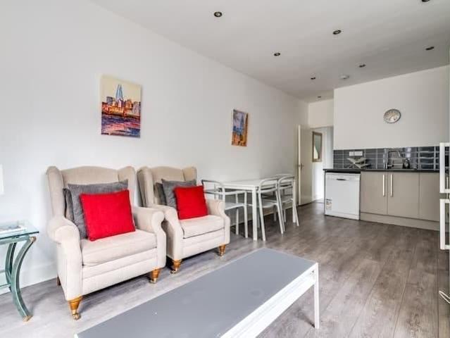2 Bed Flat, Mostyn Avenue, HA9