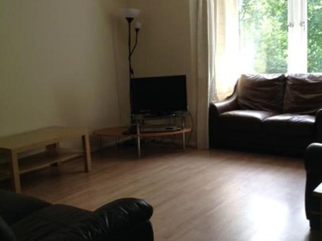 2 Bed Flat, Morningside Grove, AB10