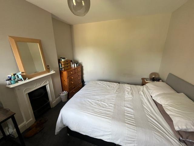 2 Bed Flat Near Cowley Road