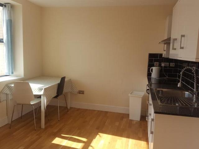 2 Bed Flat Near Elephant & Castle Station, SE17