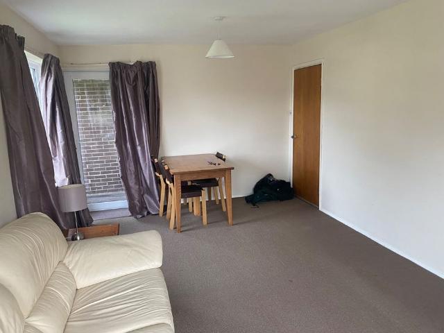 2 Bed Flat, Newton Park Court, LS7