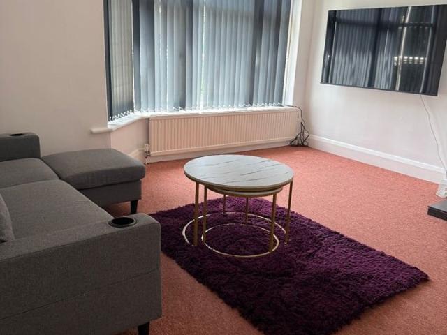 2 Bed Flat, Nethergreen Road, S11