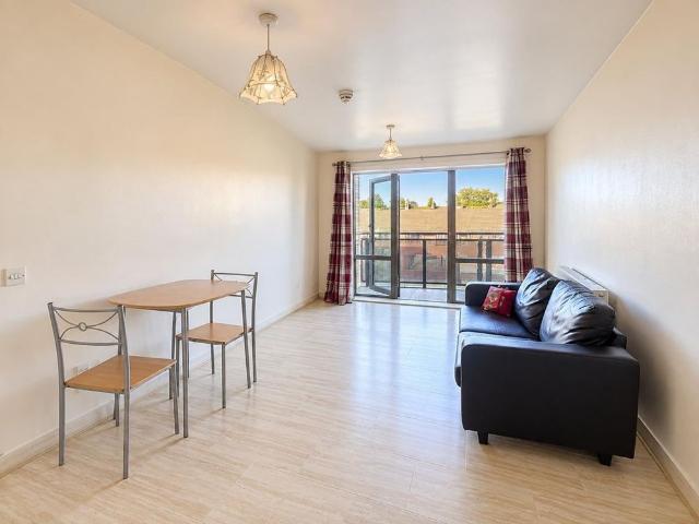 2 Bed Flat, Norwood Road, RG1