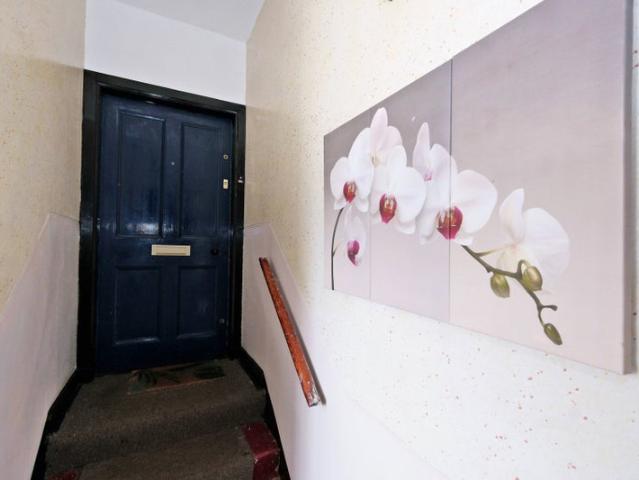 2 bed flat opposite to Aberdeen Uni available Imm