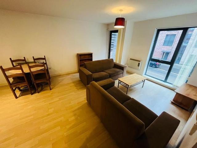 2 Bed Flat, Ordsall Lane, M5