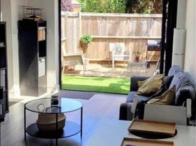 2 Bed Flat, Avening Road, SW18