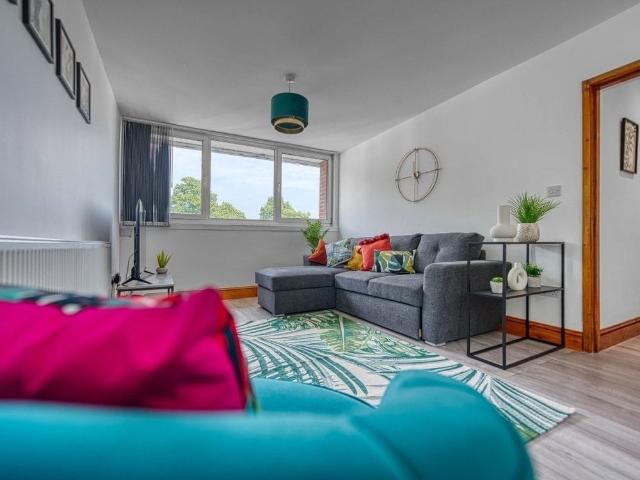 2 Bed Flat, Abbey Court, CV3