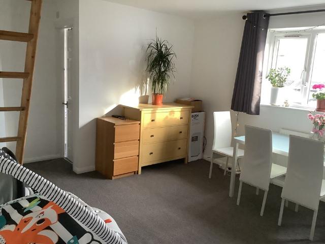 2 Bed Flat, Abbey Road, IG2