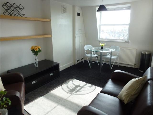 2 Bed Flat, Agate Road, W6