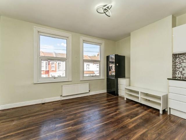 2 Bed Flat, Arnold Road, N15