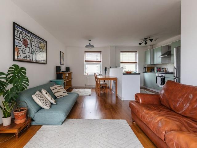 2 Bed Flat, Ashfield Place, BS6