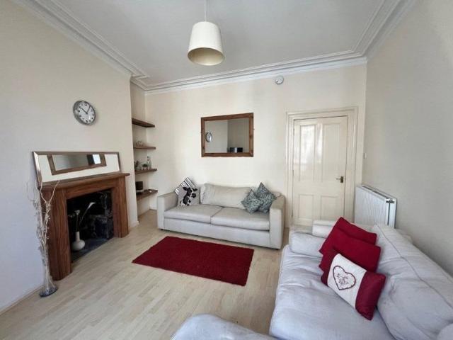 2 Bed Flat, Ashvale Place, AB10
