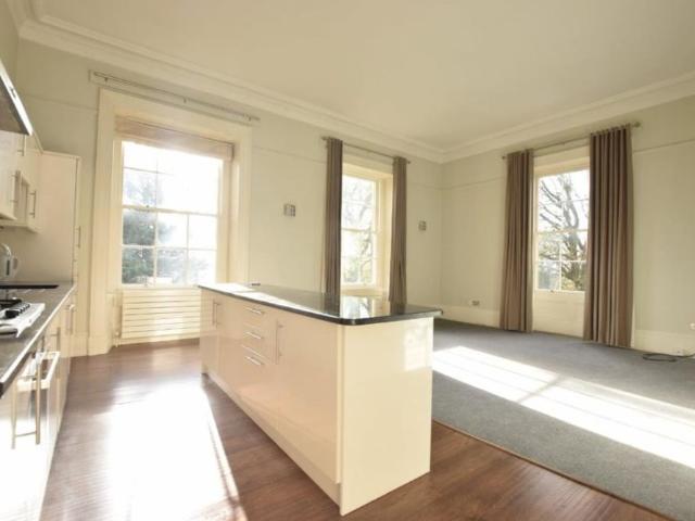 2 Bed Flat, Buckingham House, LS6