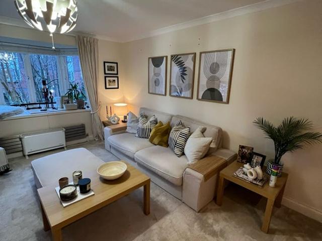 2 Bed Flat, Bunning Way, N7
